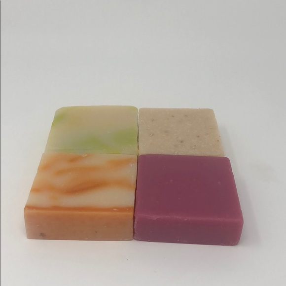 Set of 4 handmade soaps. - Picture 2 of 3